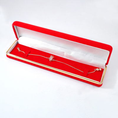 Simpan perhiasan di tempat yang layak dan aman